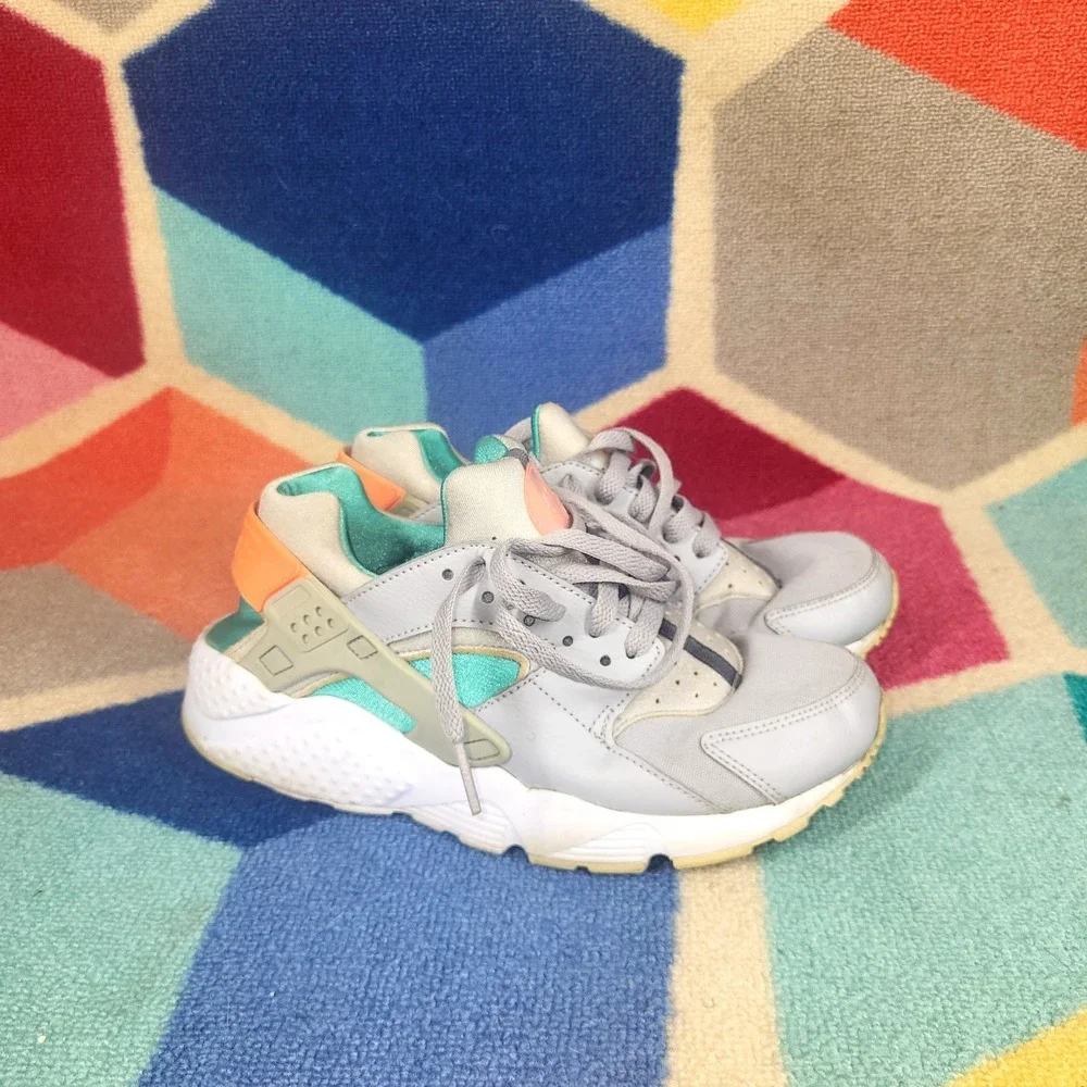 Nike Air Huarache Run Boys Size 6Y Gray‎ Green Athletic Running Shoes Sneakers